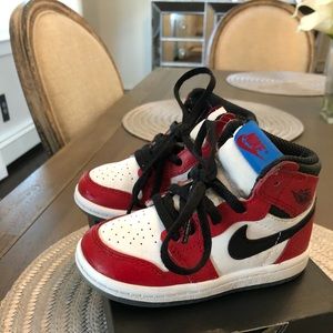 Nike Jordan 1 Retro High OG (toddler) size 6c